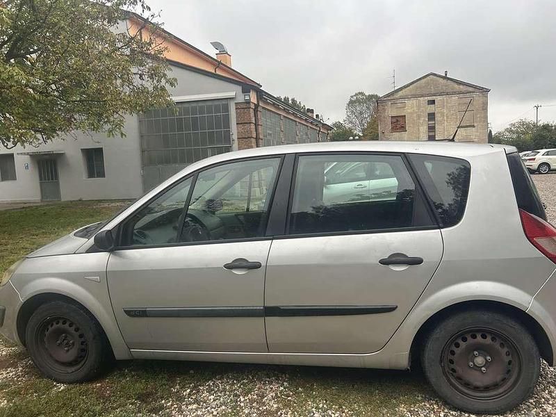 Usata 2006 Renault Scénic II Dynamique Monovolume | 1100 € (Ottimo prezzo) - Immagine 1/4