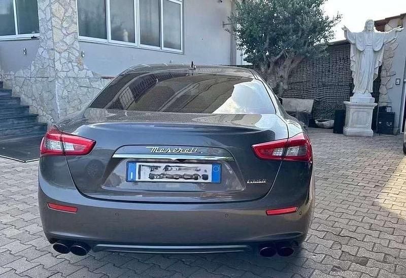 Usata Maserati Ghibli 272 CV (200 kW) 2015 Grigio Berlina
