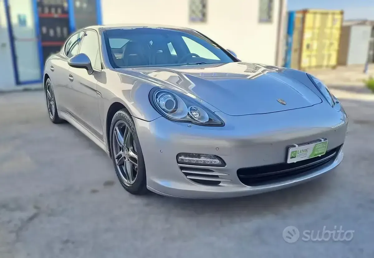Usata Porsche Panamera 299 CV (219 kW) 2011 Grigio Utilitaria