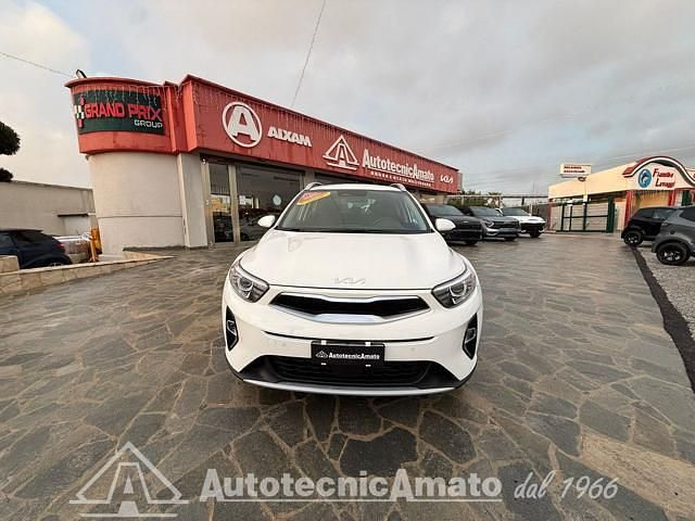 Usata Kia Stonic Style 84 CV (61 kW) 2022 Bianco SUV