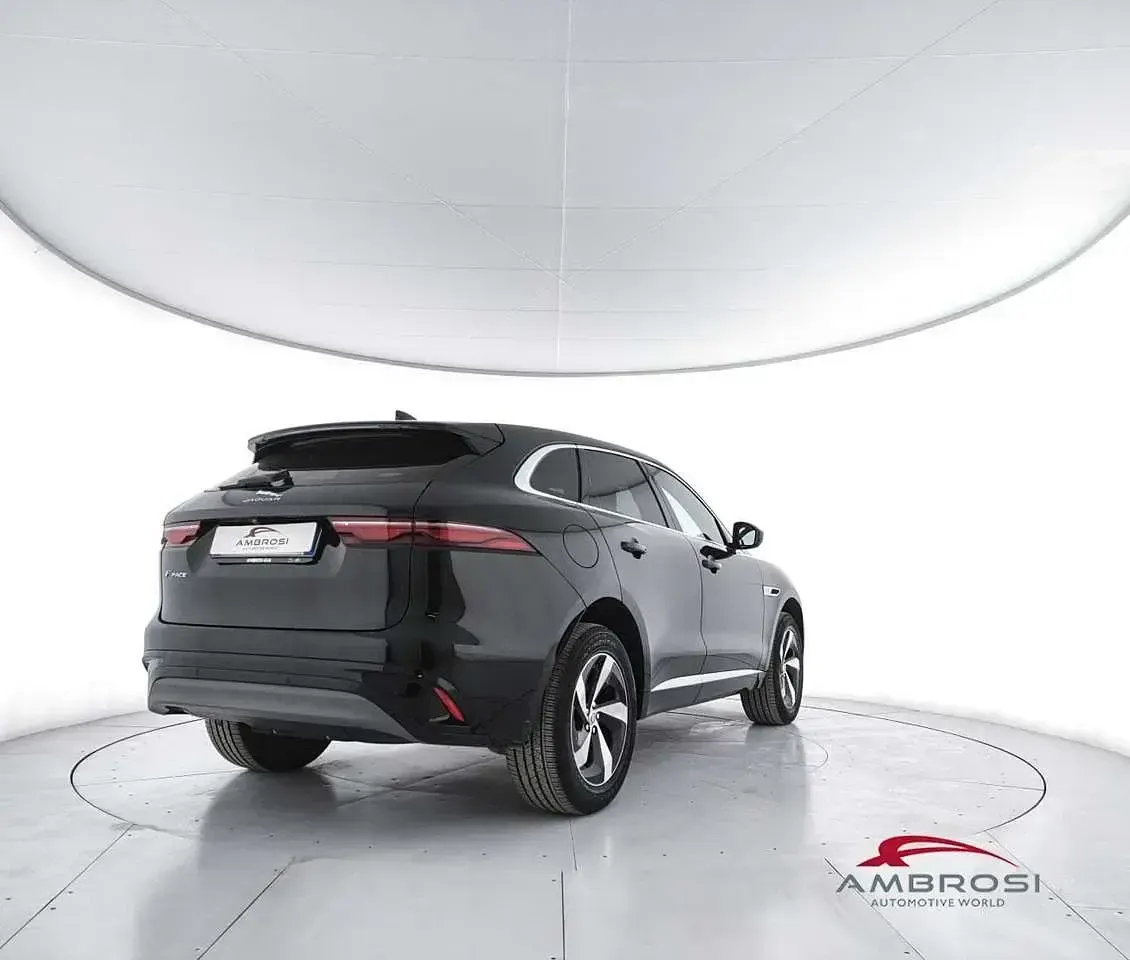 Usata Jaguar F-Pace R-Dynamic 204 CV (150 kW) 2022 Nero SUV