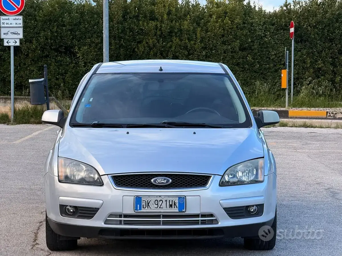 Begagnad Ford C-MAX 90 HK (66 kW) 2007 Grå Minibuss