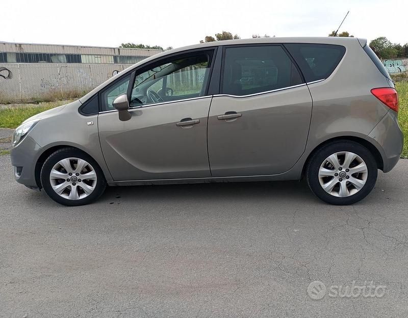 Usata Opel Meriva 95 CV (69 kW) 2015 Monovolume