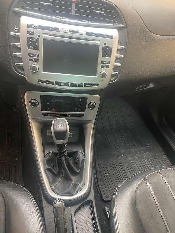 Usata Lancia Delta 120 CV (88 kW) 2009 Argento Utilitaria