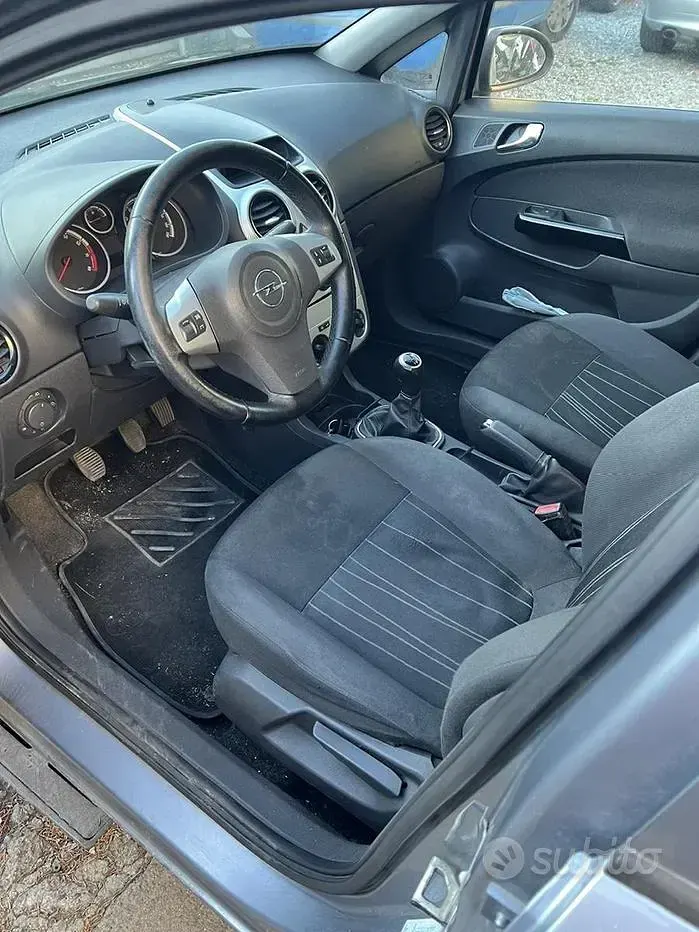 Usata Opel Corsa 80 CV (58 kW) 2009 Utilitaria