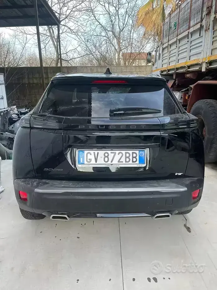 Usata Peugeot 2008 Allure 130 CV (95 kW) 2024 SUV
