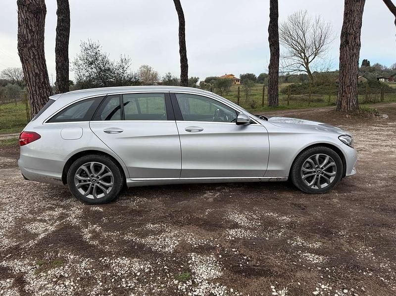 Usata Mercedes C220 Business 170 CV (125 kW) 2018 Argento Station wagon