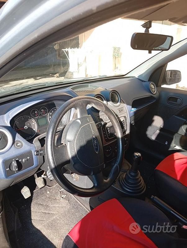 Gebraucht Ford Fiesta 73 PS (53 kW) 2006 Kleinwagen