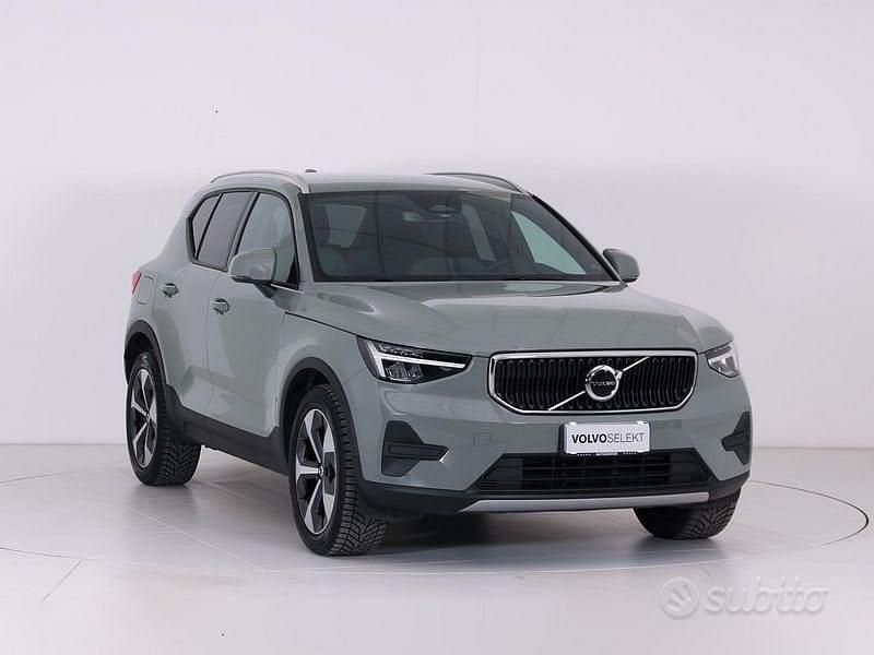 Usata Volvo XC40 Core 197 CV (144 kW) 2023 Verde SUV