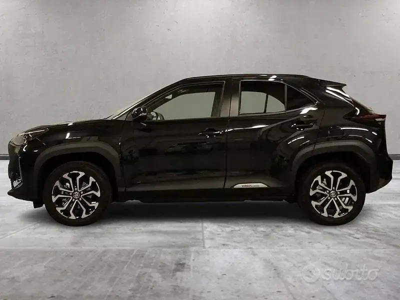 Usata Toyota Yaris Cross Trend 131 CV (96 kW) 2026 Nero SUV