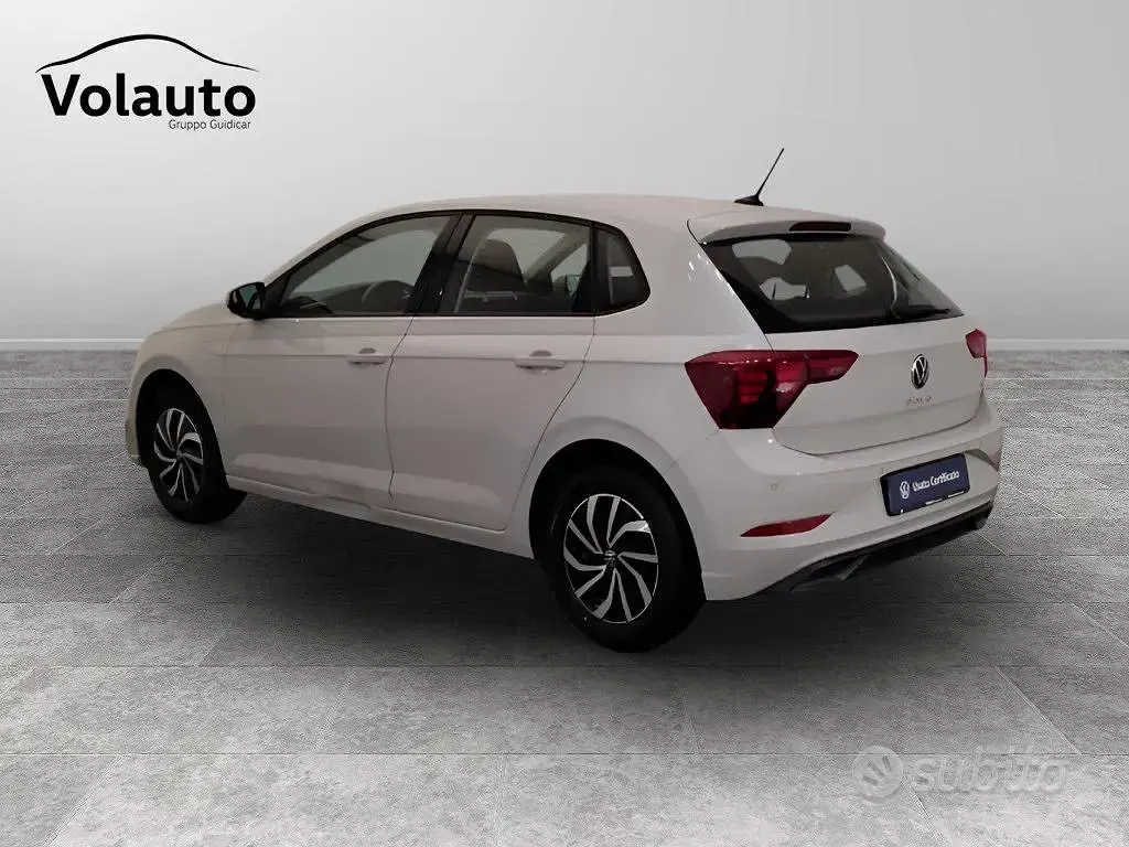 Usata VW Polo Life 90 CV (66 kW) 2023 Beige Berlina