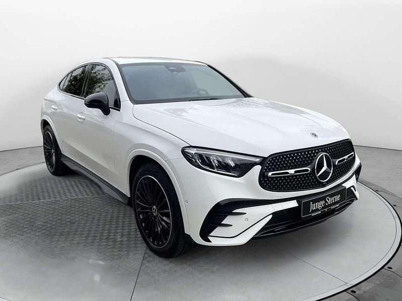 Bianco Usata 2024 Mercedes GLC220 AMG line Coupé | 63.000 € (Buon prezzo) - Immagine 1/4