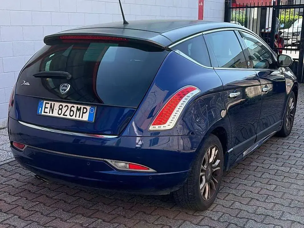 Usata Lancia Delta Gold 120 CV (88 kW) 2012 Blu Utilitaria