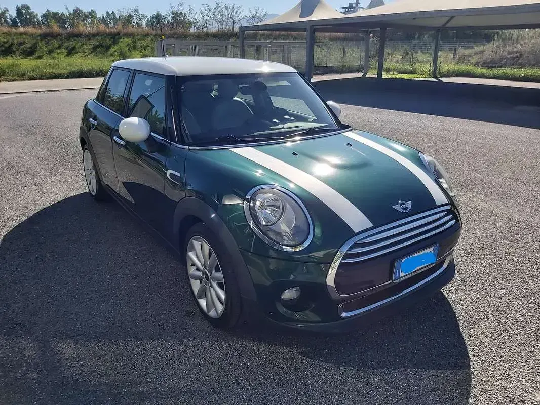 Usata Mini Cooper D Business 116 CV (85 kW) 2016 Verde Utilitaria
