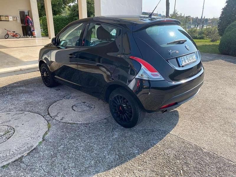 Usata Lancia Ypsilon 69 CV (50 kW) 2015 Utilitaria