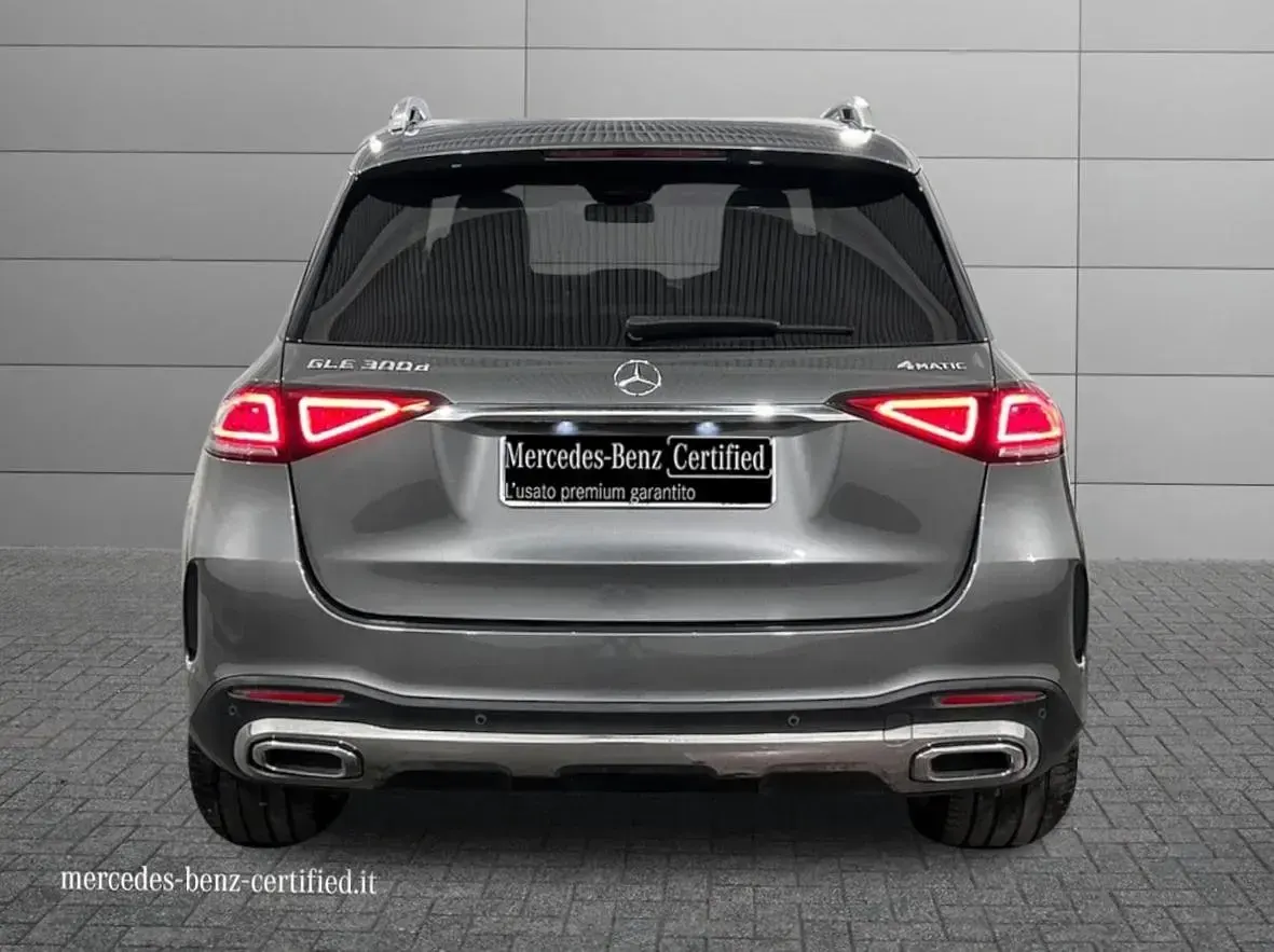 Usata Mercedes GLE300 Premium 272 CV (200 kW) 2023 Grigio medio metallizzato SUV