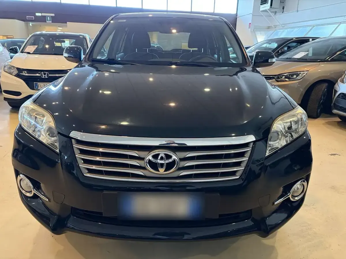Usata Toyota RAV4 Executive 150 CV (110 kW) 2012 Blu/azzurro SUV