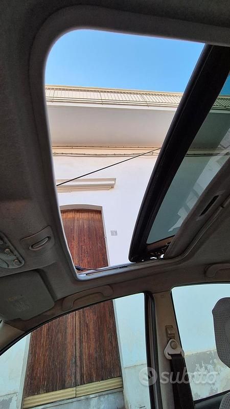 Begagnad Nissan Micra 2007 Grå Sedan