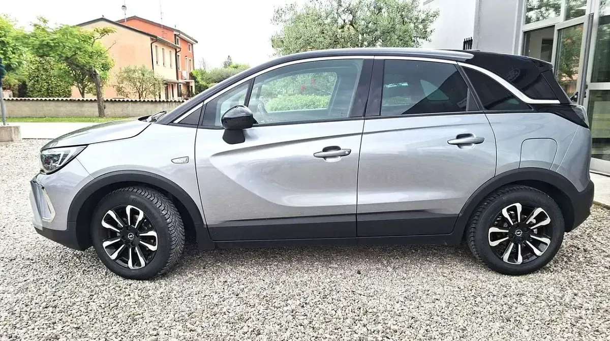 Usata Opel Crossland X Design Edition 83 CV (61 kW) 2022 Argento SUV