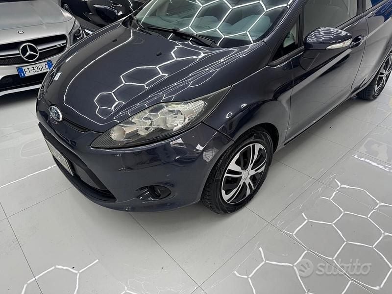 Usata Ford Fiesta Titanium 68 CV (50 kW) 2010 Nero Utilitaria