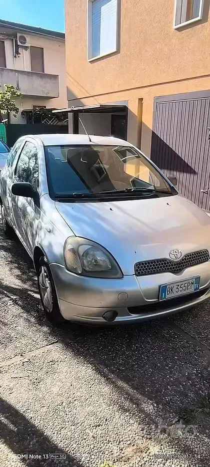 Begagnad Toyota Yaris 86 HK (63 kW) 2000 Grå Sedan