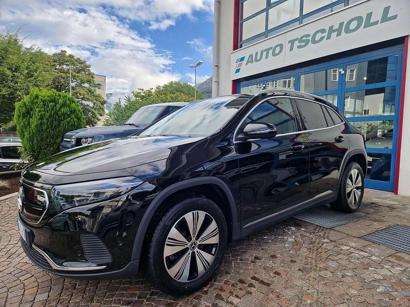 Nachtschwarz Usata 2021 Mercedes EQA250 SUV | 26.400 € (Buon prezzo) - Immagine 1/4