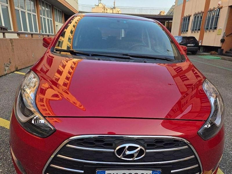 Usata Hyundai i20 90 CV (66 kW) 2018 Rosso Monovolume