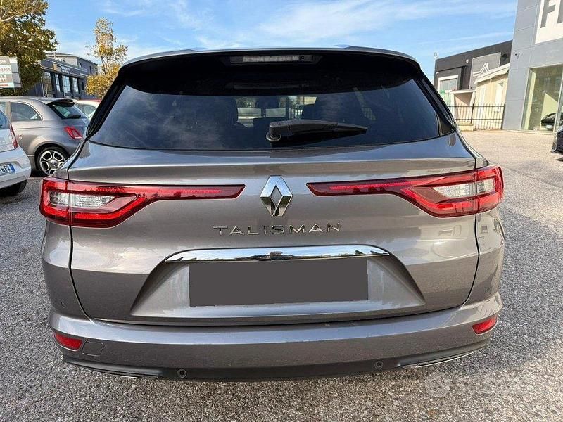 Usata Renault Talisman Initiale Paris 160 CV (117 kW) 2017 Grigio scuro Station wagon