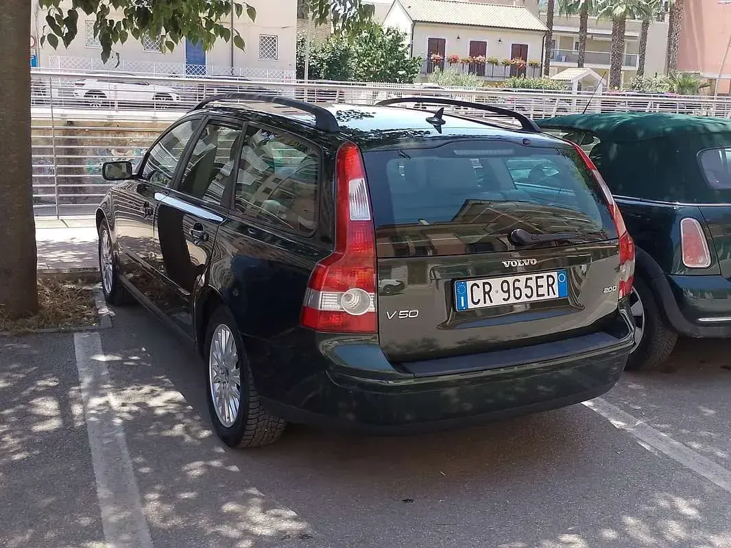 Usata Volvo V50 Kinetic 136 CV (100 kW) 2004 Verde Station wagon