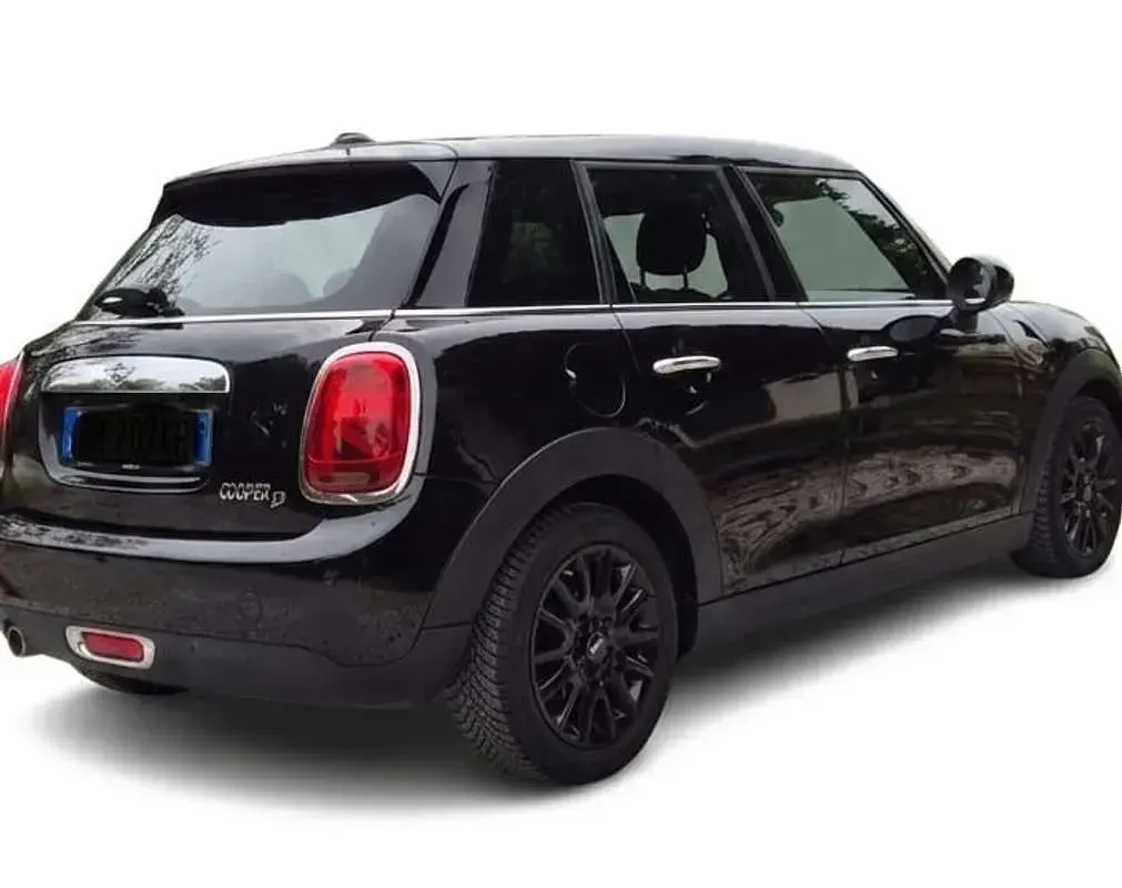 Usata Mini Cooper D 116 CV (85 kW) 2018 Nero Utilitaria