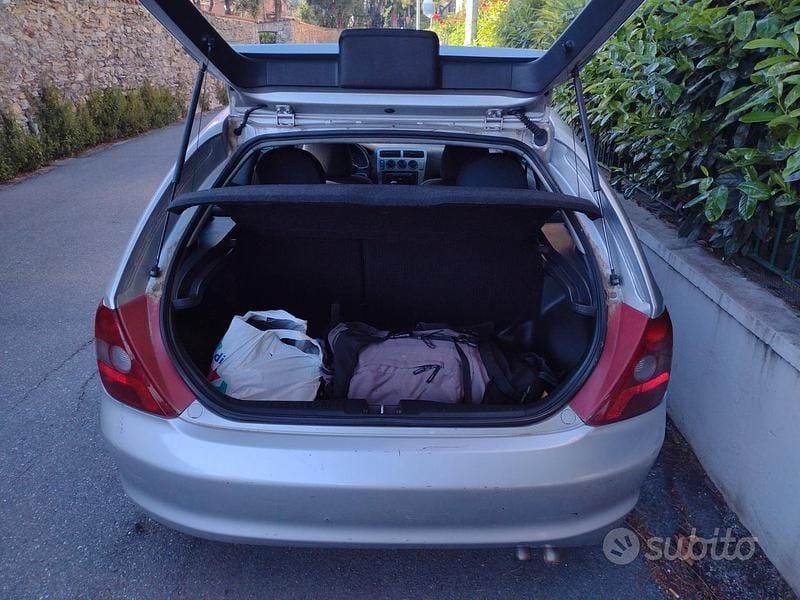 Usata Honda Civic 101 CV (74 kW) 2003 Grigio Utilitaria