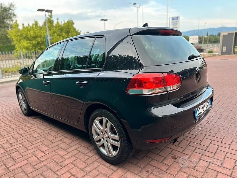 Usata VW Golf VI 105 CV (77 kW) 2011 Utilitaria