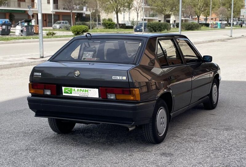 Usato 1986 Alfa Romeo 33 1.5 Benzin 105 CV (7.900 €)