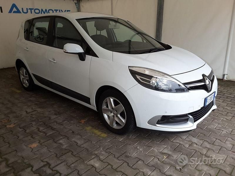 Usata Renault Scénic III 110 CV (80 kW) 2012 Bianco Monovolume