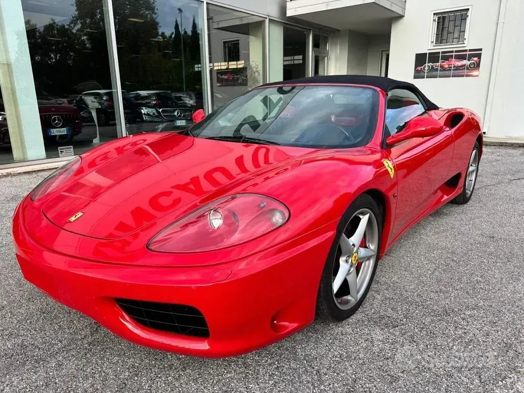Usata Ferrari 360 400 CV (294 kW) 2002 Cabrio