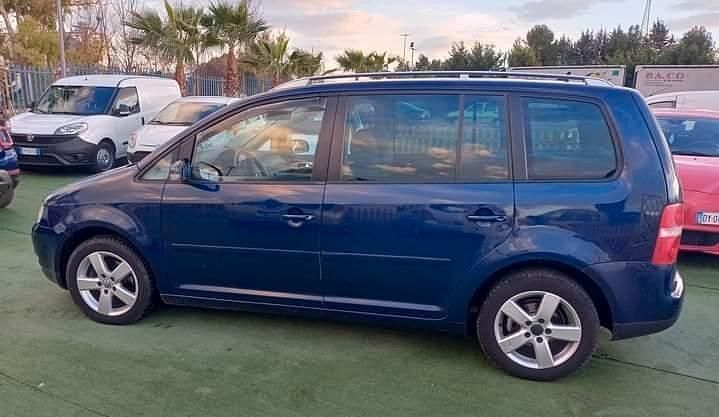 Usata VW Touran Highline 140 CV (102 kW) 2006 Blu Monovolume