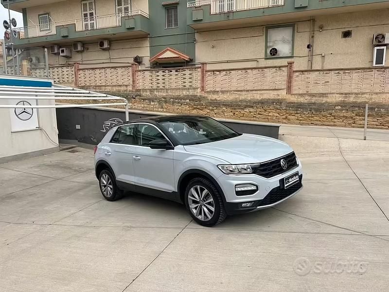 Usata VW T-Roc Style 110 CV (80 kW) 2021 Blu SUV