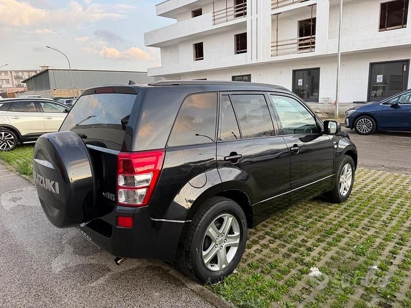 Usata Suzuki Grand Vitara 129 CV (94 kW) 2007 Nero SUV