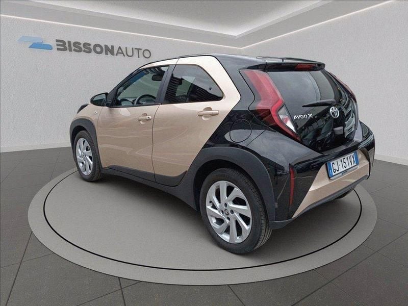 Usata Toyota Aygo X Trend 72 CV (52 kW) 2022 Beige metallizzato SUV