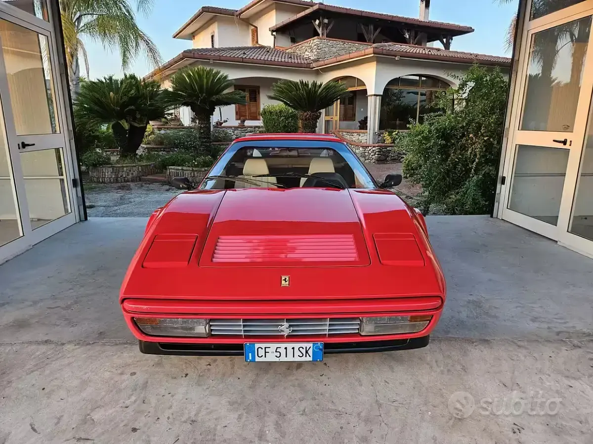 Usata Ferrari 328 270 CV (198 kW) 1986 Rosso Cabrio