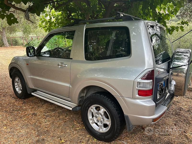 Usata Mitsubishi Pajero 115 CV (84 kW) 2002 Grigio SUV