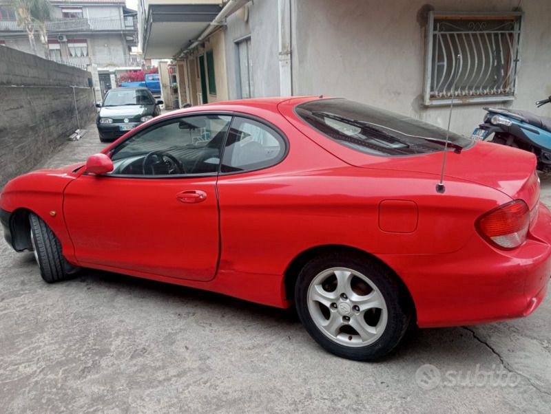 Usata 2000 Hyundai Coupé Coupé | 1950 € - Immagine 1/4