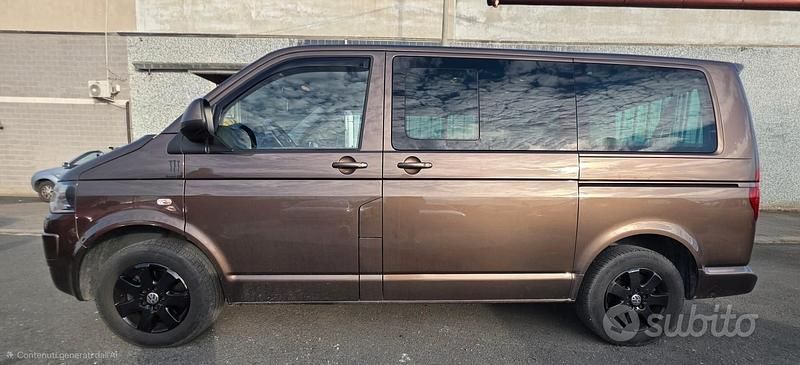Usata VW Transporter 180 CV (132 kW) 2010 Marrone Furgone