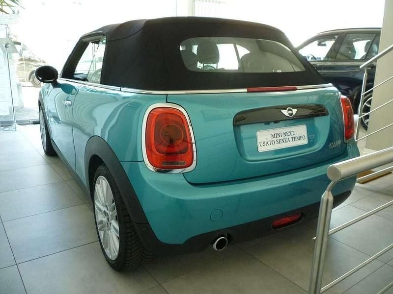 Usata Mini Cooper Cabriolet Hype 136 CV (100 kW) 2017 Blu/azzurro Cabrio
