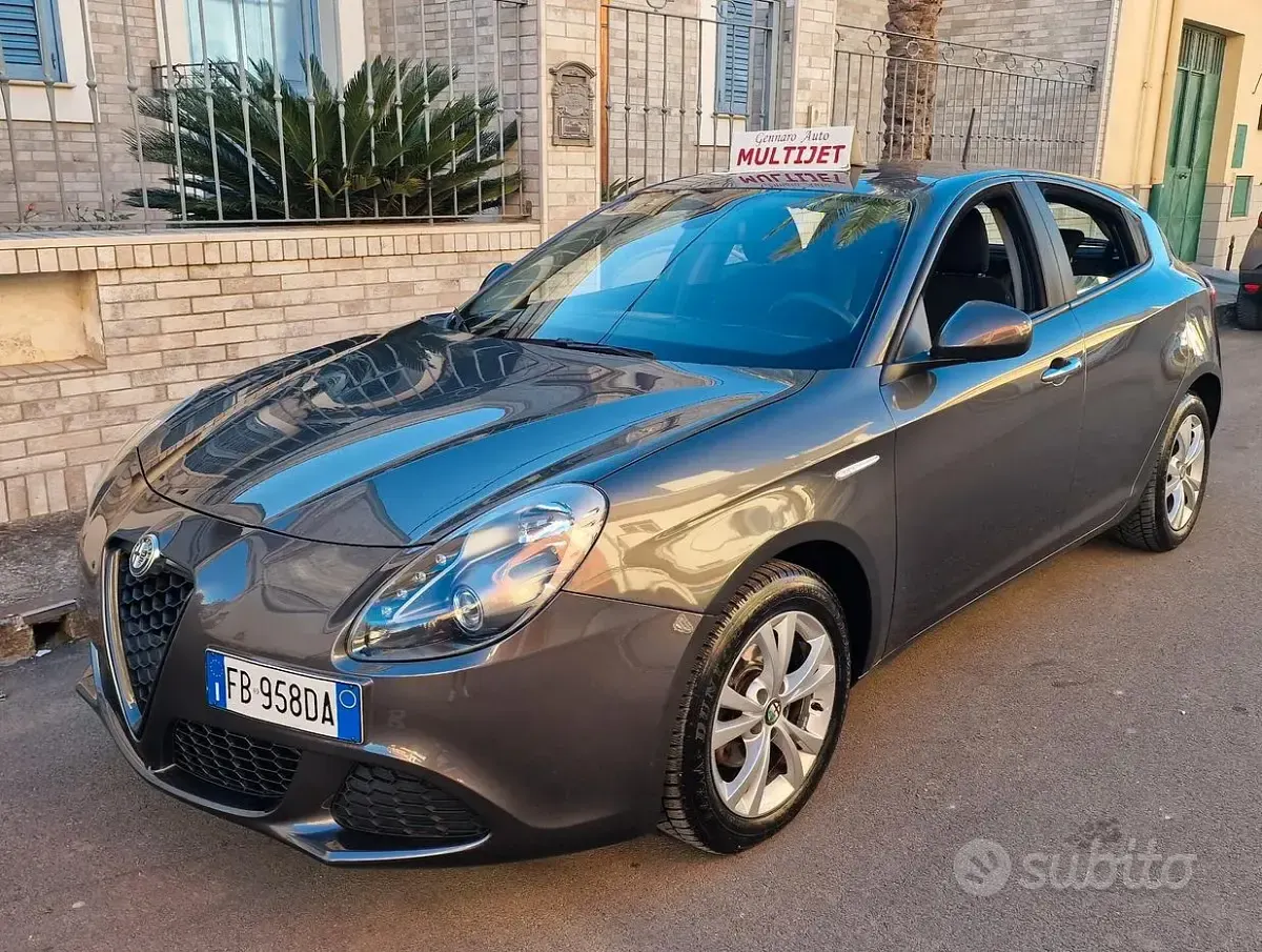 Usata Alfa Romeo Giulietta 120 CV (88 kW) 2015 Grigio Utilitaria