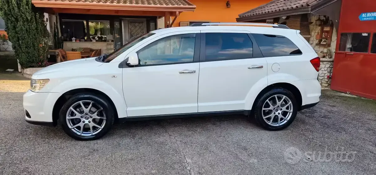 Käytetty Fiat Freemont Lounge 170 HP (125 kW) 2012 Valkoinen Katumaasturi