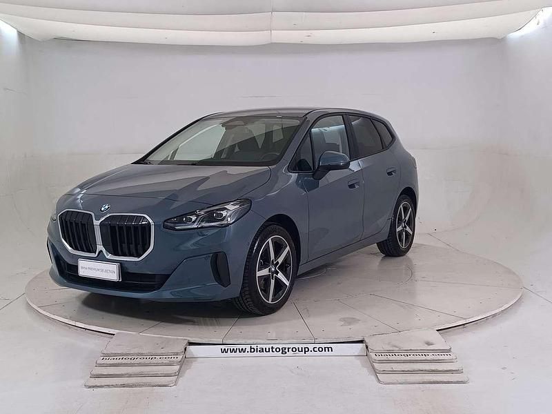Blu / grigio Usata 2023 BMW 220 Active Tourer Monovolume | 29.900 € (Buon prezzo) - Immagine 1/3