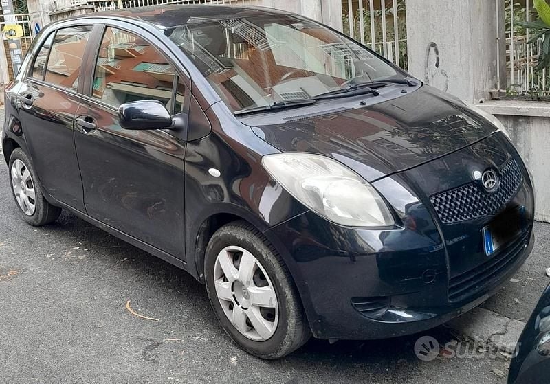 Usata Toyota Yaris 69 CV (50 kW) 2008 Nero Utilitaria