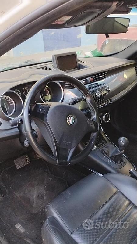 Occasion Alfa Romeo Giulietta 175 ch (128 kW) 2011 Blanc Berline