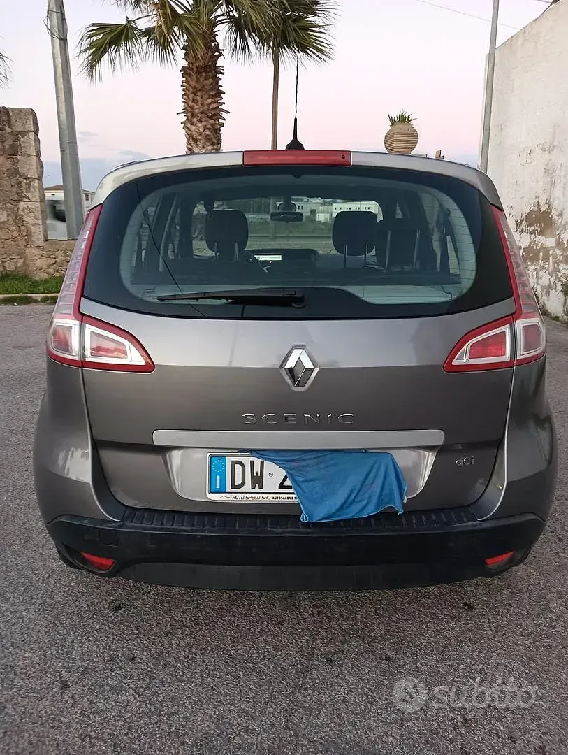 Usata Renault Scenic E-Tech 110 CV (80 kW) 2014 Grigio Berlina